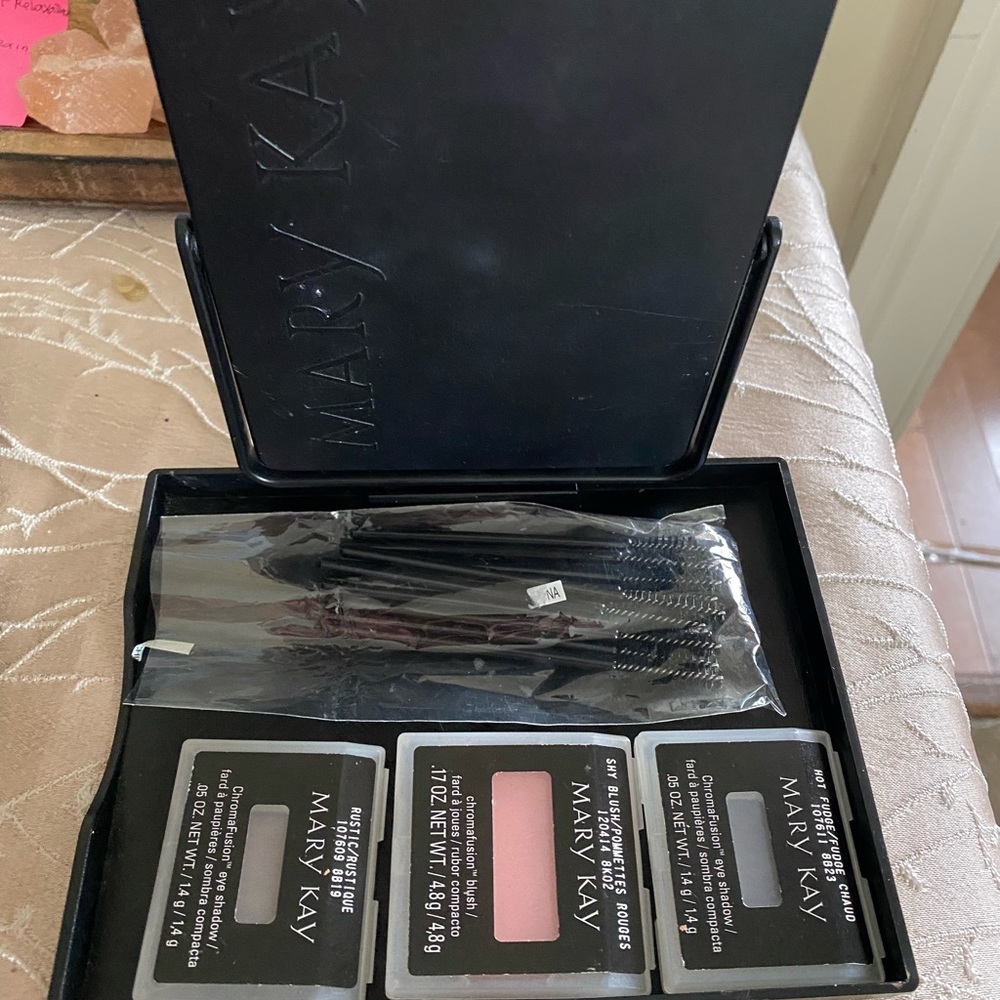 Mary Kay set, new